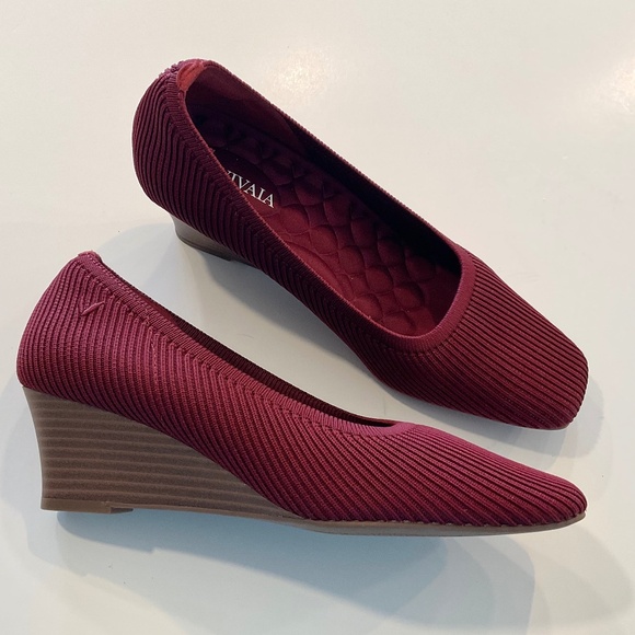 VIVAIA Margot Square Toe Wedge Pump Size 37.5 NWOT - Picture 1 of 6